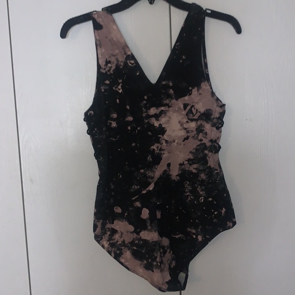 bodysuit - Picture 3 of 4